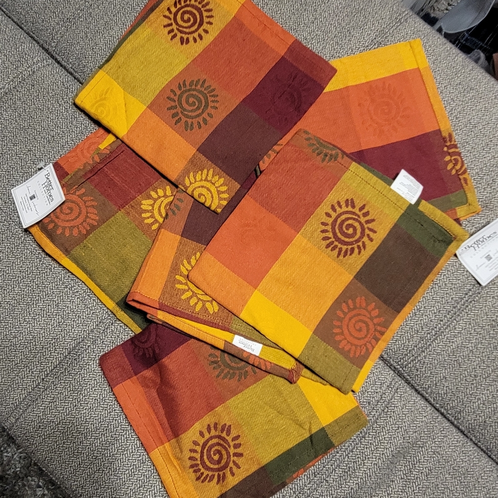 Better Homes and Garden Napkins and six place mats